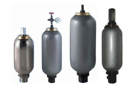 液壓系統中蓄能器的主要作用及使用注意事項